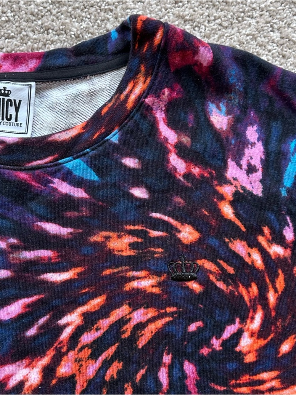 Juicy by Juicy Couture 1X Cropped Sweatshirt Spiral Tie Dye Galaxy Crown Cotton - Picture 3 of 8